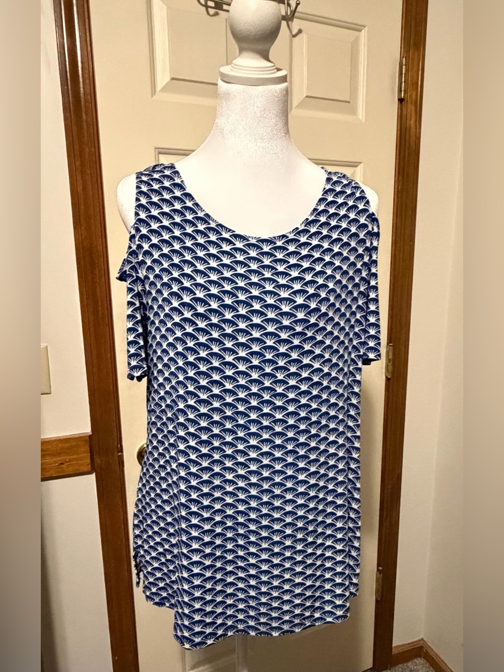 🧳Travelers Chico's Blue White Geometric Knit Cold Shoulder Tunic